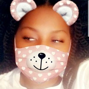 Meet your Posher, Kevia